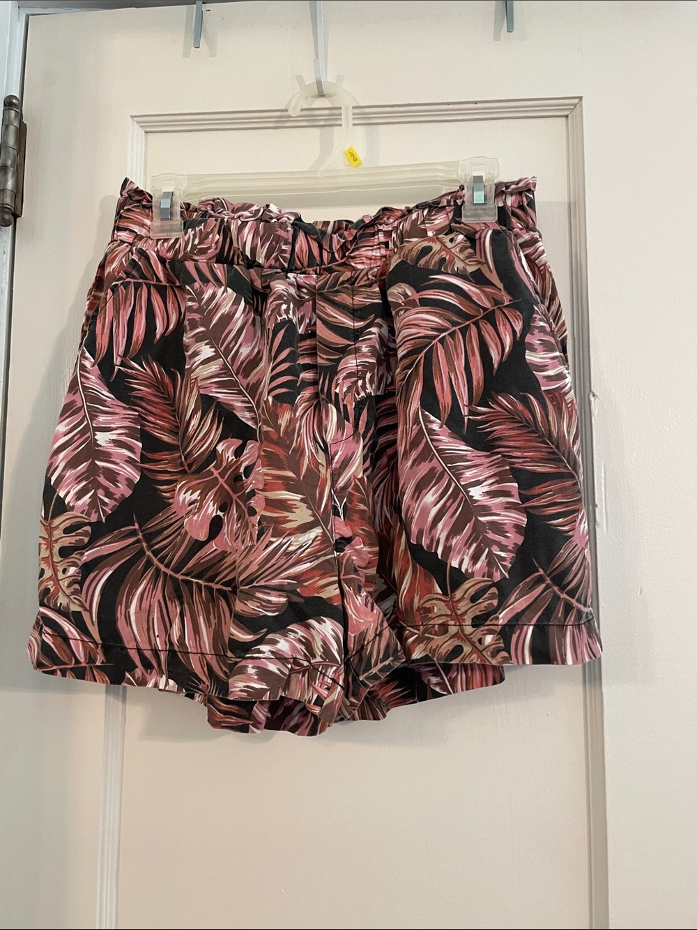 Women's Pink Tropical Waist Shorts